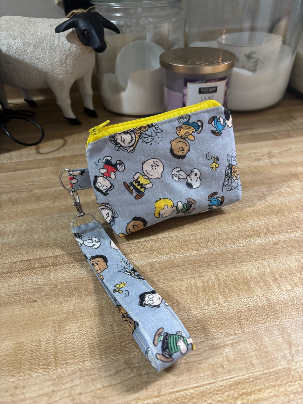 Charlie Brown Peanuts Wristlet Coin Pouch - Yellow Zipper